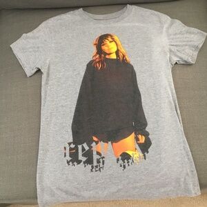 Taylor Swift tshirt size small